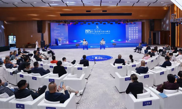 实力加冕｜东鹏整装卫浴荣获T8峰会“卫浴头部品牌”称号