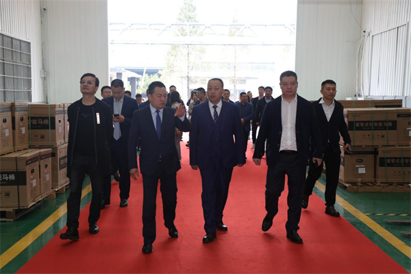 爱智贞定制浴室柜智能化生产线投产，并开启浴室柜定制标准