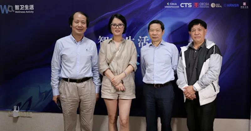 首次跨界直播 他透露了哪些淋浴房新趋势？