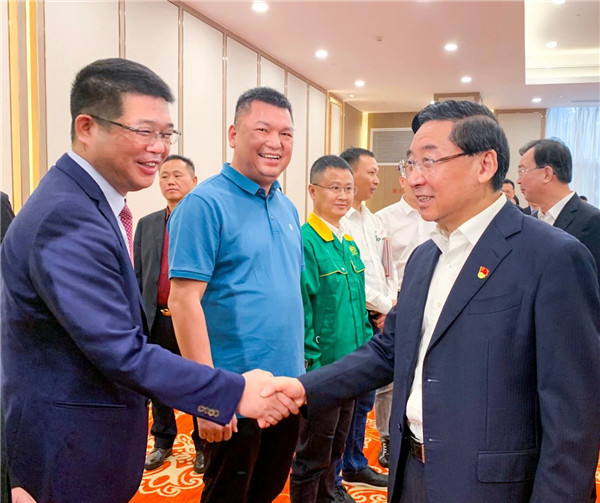 全国劳模九牧党委书记林孝发出席福建劳模座谈会