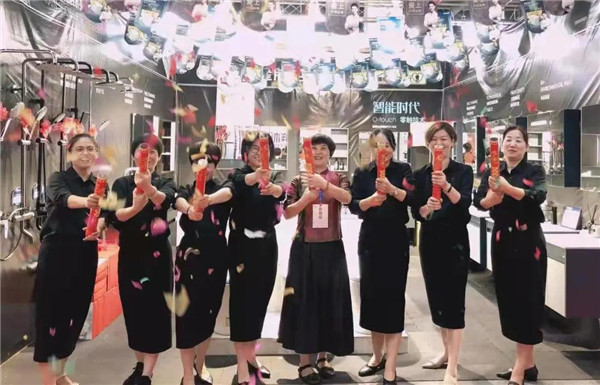 嘉兴金牌卫浴亮相家博会，品牌展馆现场人气爆火！